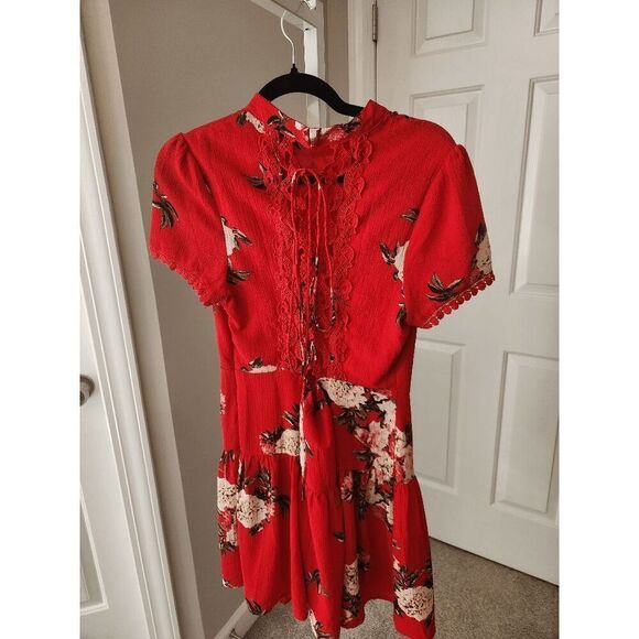 Entro Red Short-Sleeve Floral Drop-Waist Dress with Lace-Up Open Back Size Large - Picture 1 of 8